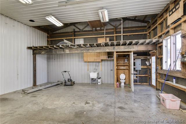 616 E Utica Street, Sellersburg, IN 47172