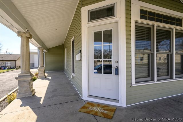 616 E Utica Street, Sellersburg, IN 47172