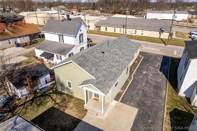 616 E Utica Street, Sellersburg, IN 47172