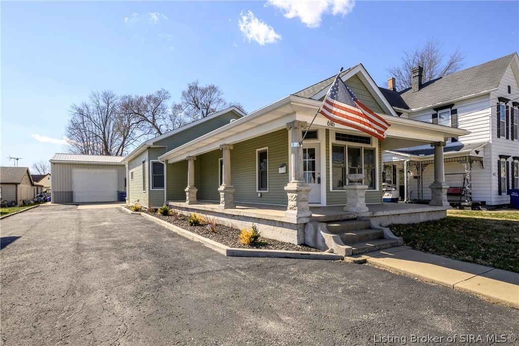 616 E Utica Street, Sellersburg, IN 47172