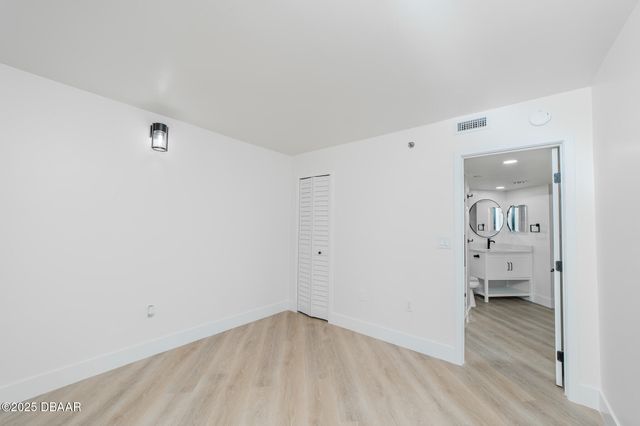 1 Oceans West Blvd Apt 4B4, Daytona Beach Shores, FL 32118