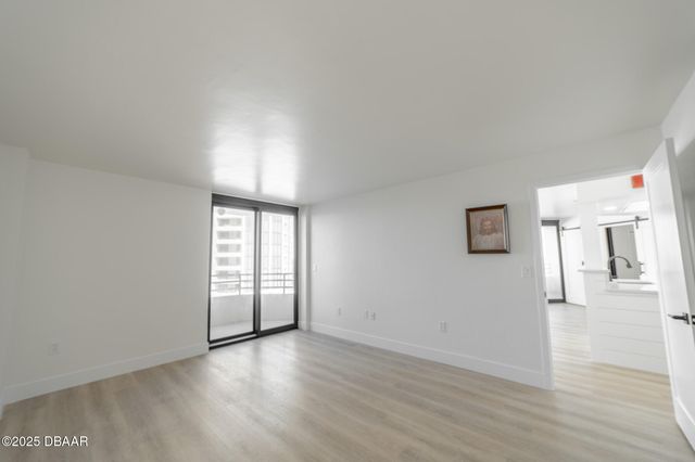 1 Oceans West Blvd Apt 4B4, Daytona Beach Shores, FL 32118