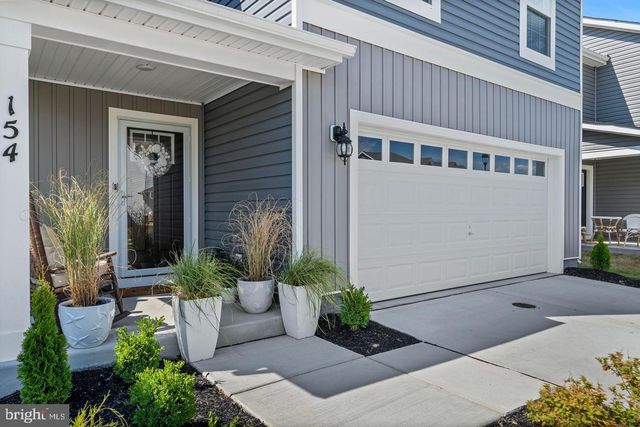 154 CHARMING FOREST AVE, La Plata, MD 20646