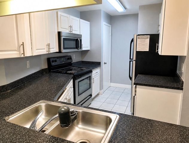 3961 DREAM OAK PLACE 204, Tampa, FL 33613