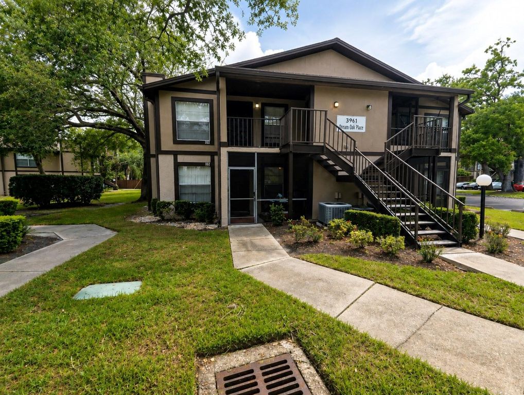 3961 DREAM OAK PLACE 204, Tampa, FL 33613