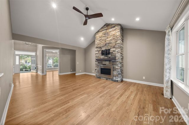 14 Waterbury Court, Hendersonville, NC 28791