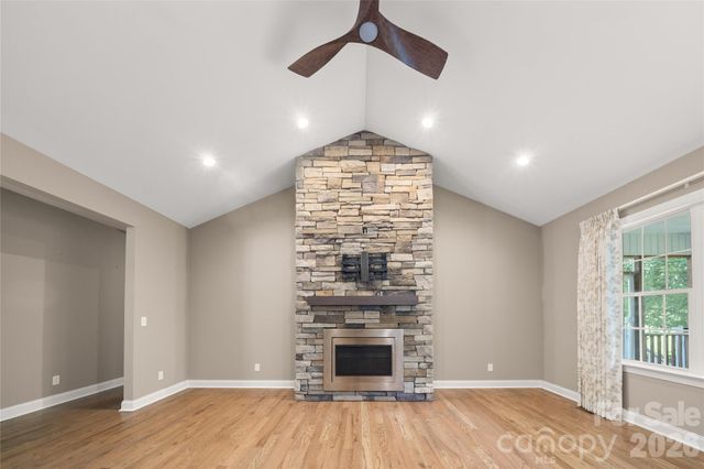 14 Waterbury Court, Hendersonville, NC 28791