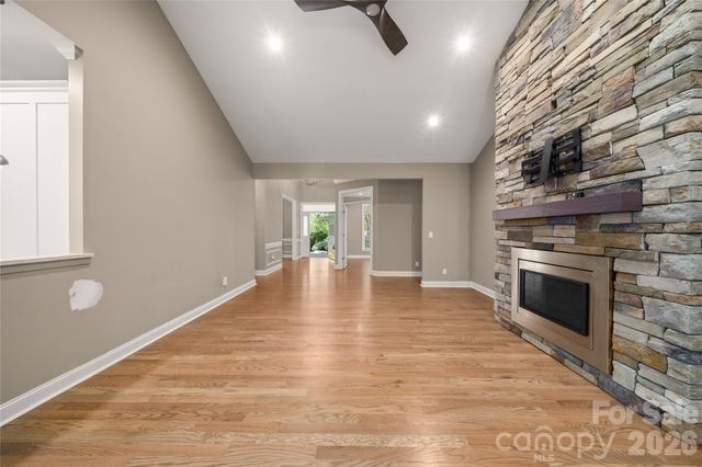 14 Waterbury Court, Hendersonville, NC 28791