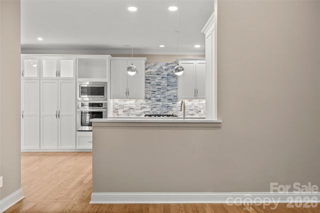 14 Waterbury Court, Hendersonville, NC 28791