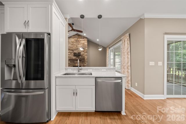 14 Waterbury Court, Hendersonville, NC 28791