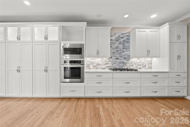 14 Waterbury Court, Hendersonville, NC 28791