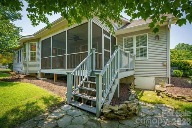14 Waterbury Court, Hendersonville, NC 28791