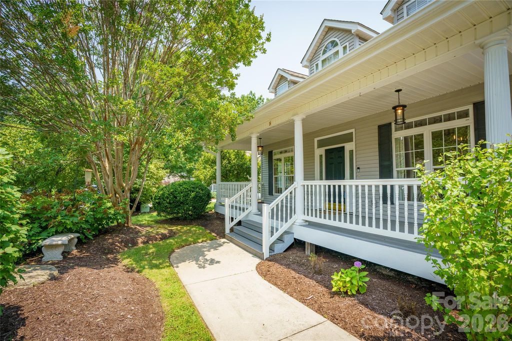 14 Waterbury Court, Hendersonville, NC 28791