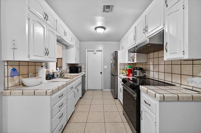 4737 E Cornell Avenue, Fresno, CA 93703