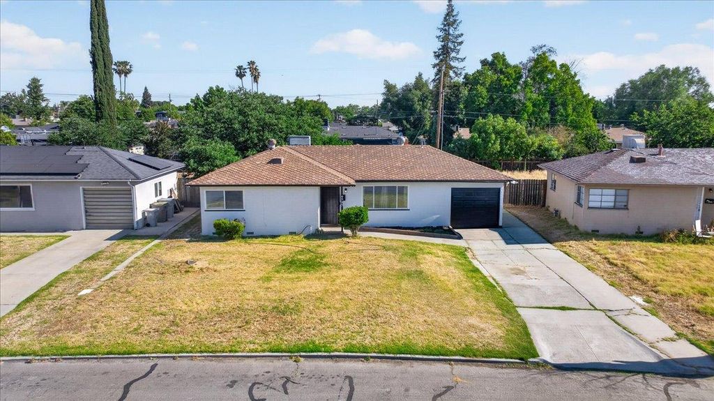 4737 E Cornell Avenue, Fresno, CA 93703