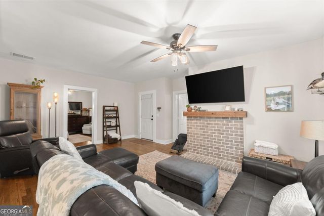 1519 New Hope Church Road, Loganville, GA 30052
