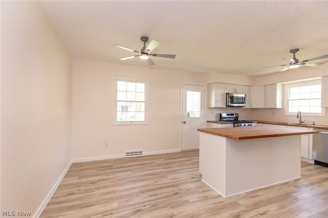 5258 Main Avenue, North Ridgeville, OH 44039