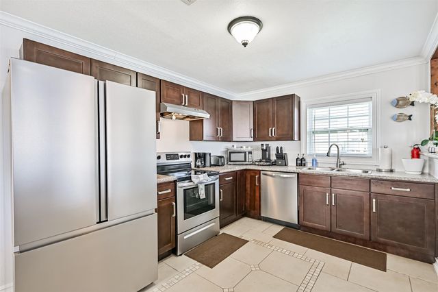4622 Bayou Lane, Hitchcock, TX 77563