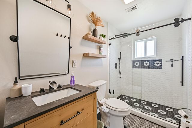 4622 Bayou Lane, Hitchcock, TX 77563