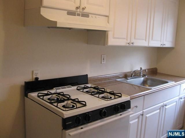 2-8 New Street 8A, Tenafly, NJ 07670