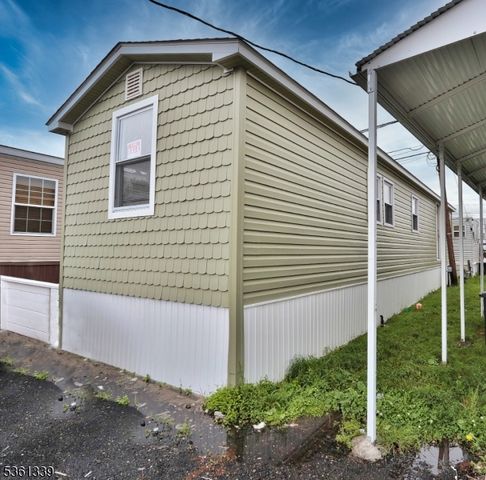 34 Helen Dr, Moonachie Boro, NJ 07074