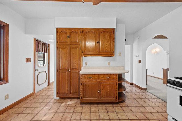 143 E Luther AVENUE, Oconomowoc, WI 53066