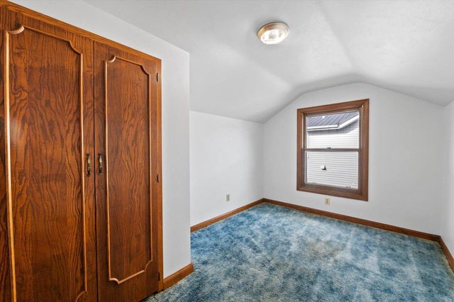 143 E Luther AVENUE, Oconomowoc, WI 53066