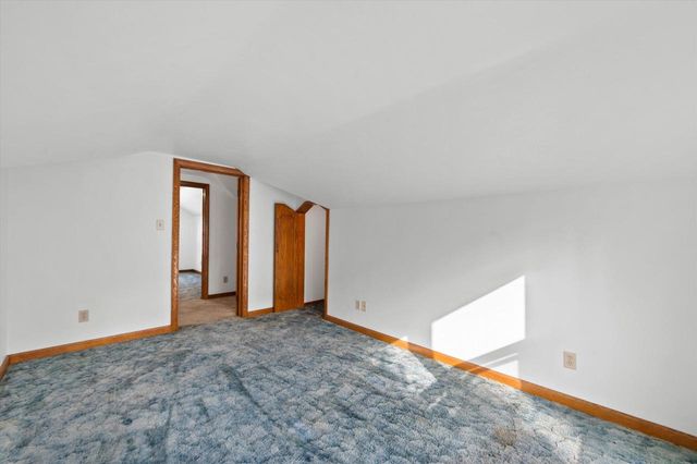 143 E Luther AVENUE, Oconomowoc, WI 53066