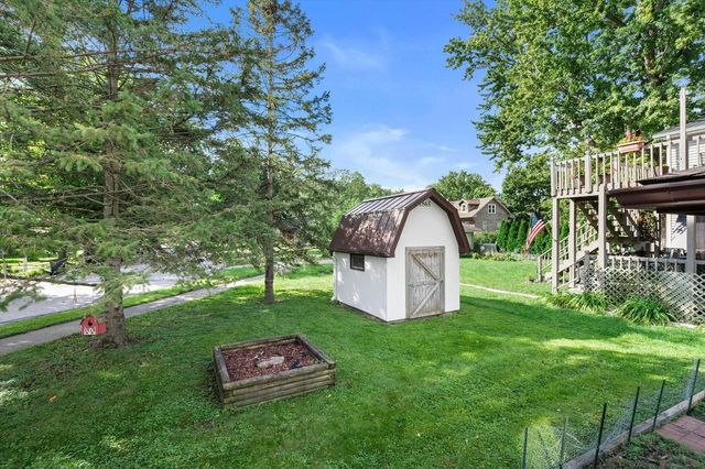 143 E Luther AVENUE, Oconomowoc, WI 53066