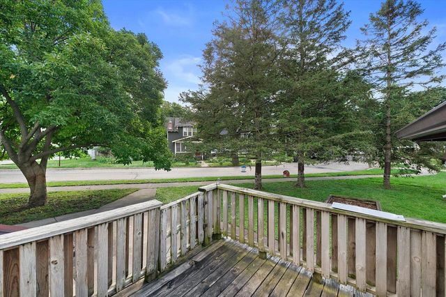 143 E Luther AVENUE, Oconomowoc, WI 53066