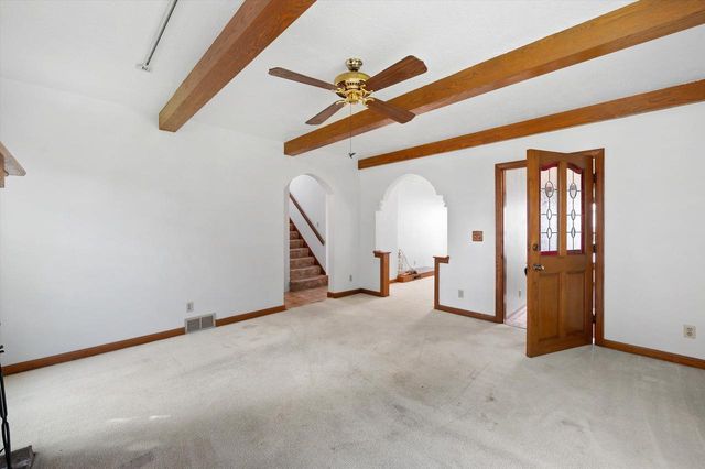 143 E Luther AVENUE, Oconomowoc, WI 53066