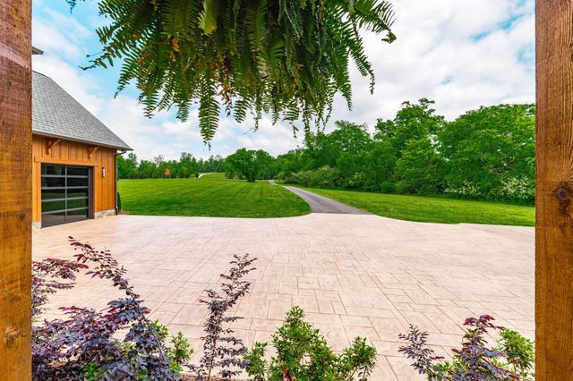 324 Lakeview Rd, Gallatin, TN 37066