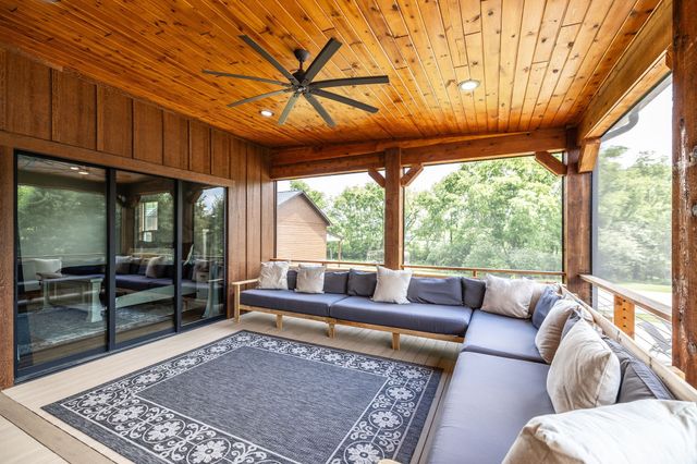 324 Lakeview Rd, Gallatin, TN 37066