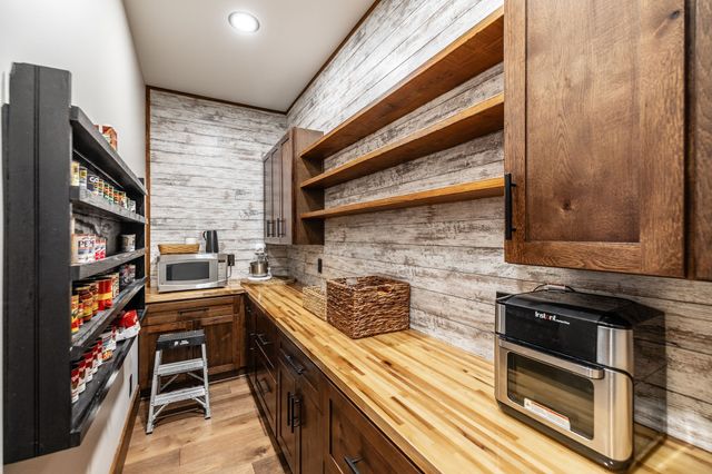 324 Lakeview Rd, Gallatin, TN 37066