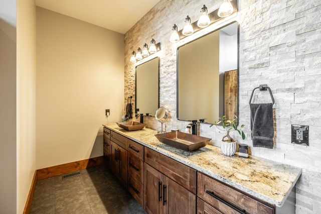 324 Lakeview Rd, Gallatin, TN 37066