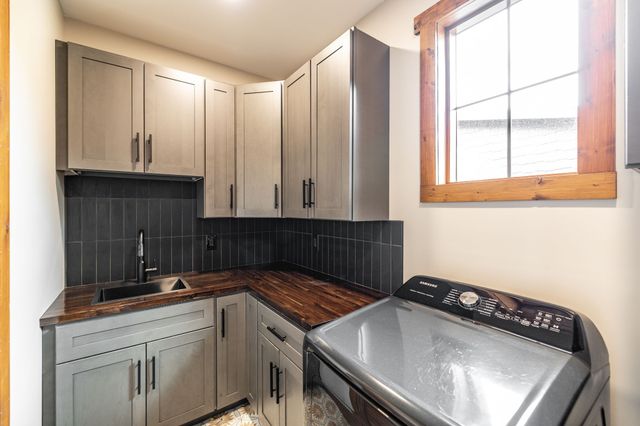 324 Lakeview Rd, Gallatin, TN 37066