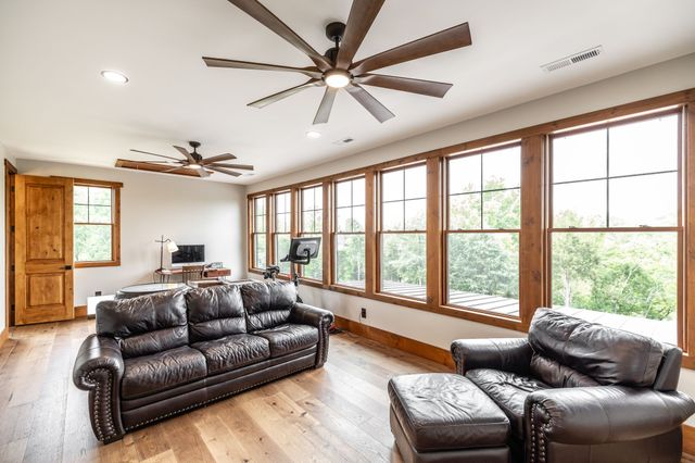 324 Lakeview Rd, Gallatin, TN 37066