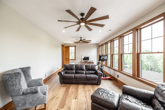 324 Lakeview Rd, Gallatin, TN 37066