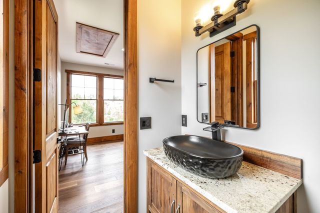 324 Lakeview Rd, Gallatin, TN 37066