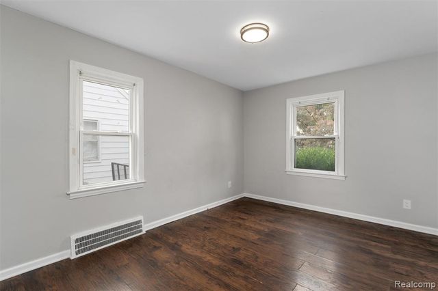 22506 Tuscany Avenue, Eastpointe, MI 48021