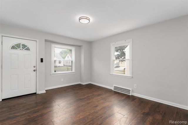 22506 Tuscany Avenue, Eastpointe, MI 48021