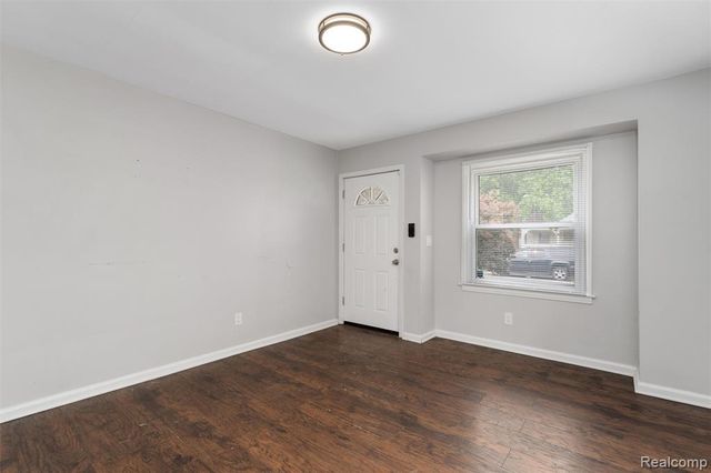 22506 Tuscany Avenue, Eastpointe, MI 48021