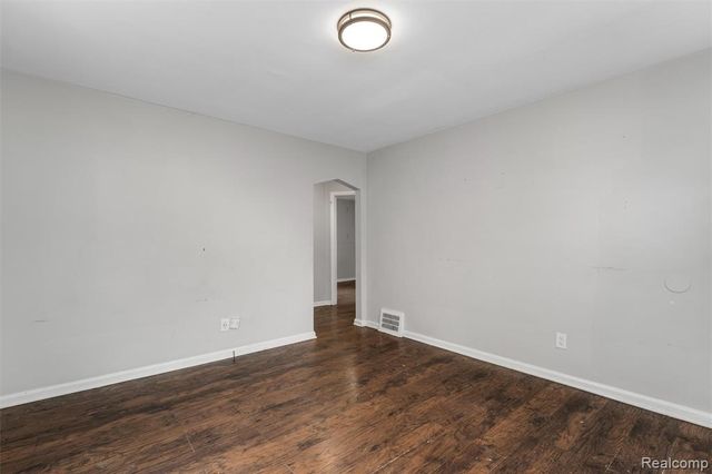 22506 Tuscany Avenue, Eastpointe, MI 48021
