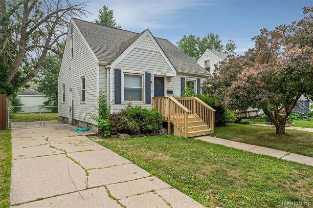 22506 Tuscany Avenue, Eastpointe, MI 48021