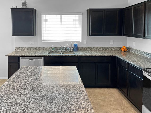 1081 W AVALON CANYON Drive, Casa Grande, AZ 85122