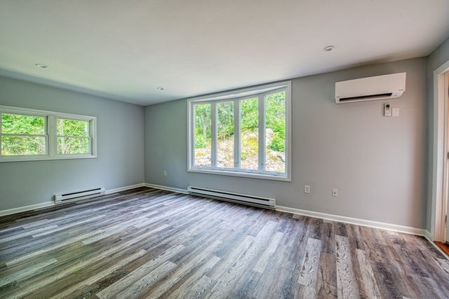 131 Wampum St, Wrentham, MA 02093