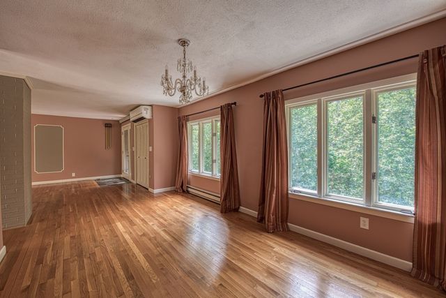 131 Wampum St, Wrentham, MA 02093