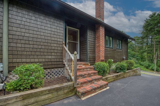 131 Wampum St, Wrentham, MA 02093