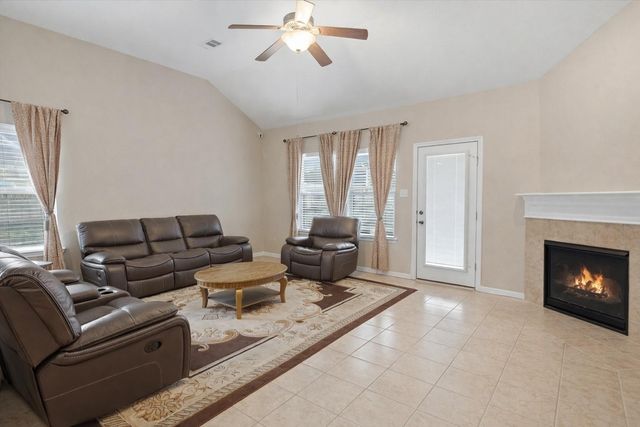 2704 Baywater Creek Lane, Pearland, TX 77089