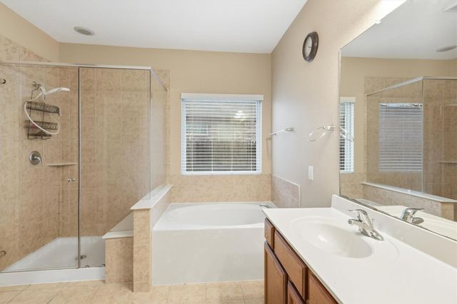 2704 Baywater Creek Lane, Pearland, TX 77089